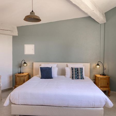 Le Hameau Fleur De Pierres , Chambre , Gite Et Table D'Hotes Murs  Exterior foto