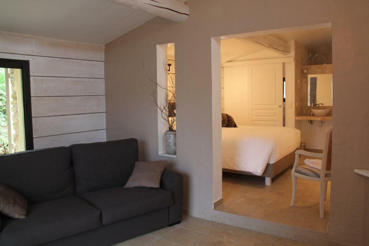 Le Hameau Fleur De Pierres , Chambre , Gite Et Table D'Hotes Murs  Exterior foto